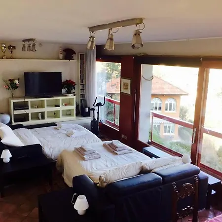 Lake View Apartment *